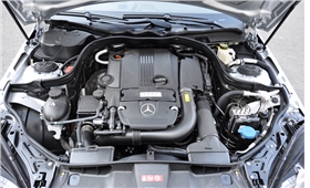 發(fā)動(dòng)機(jī)標(biāo)簽